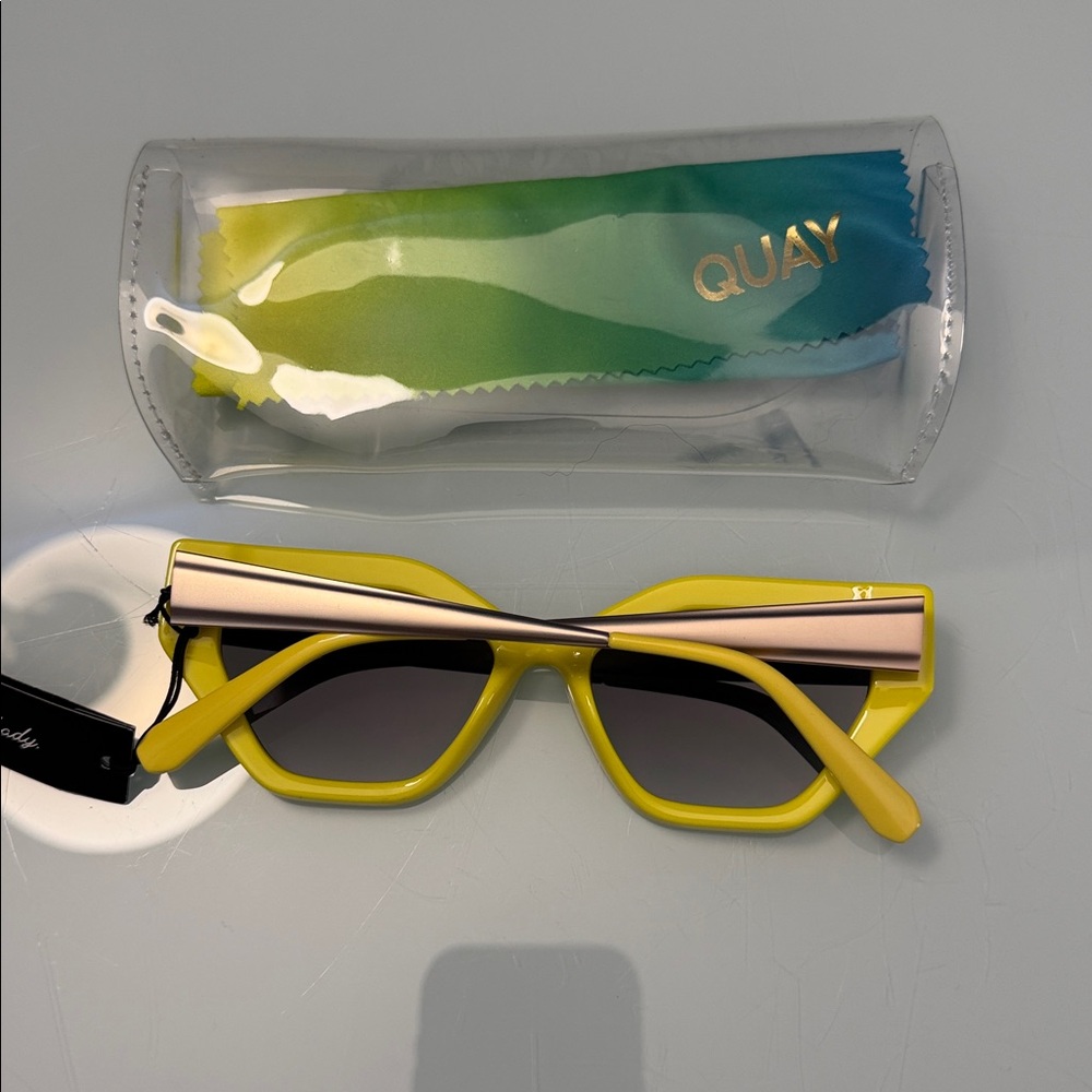 NWT Quay Yellow Sunglasses - Picture 3 of 3